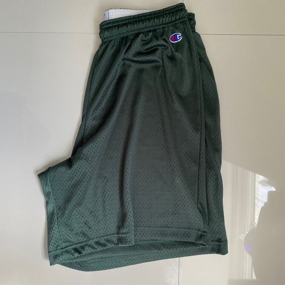 Large green Champion Shorts - Picture 2 of 6